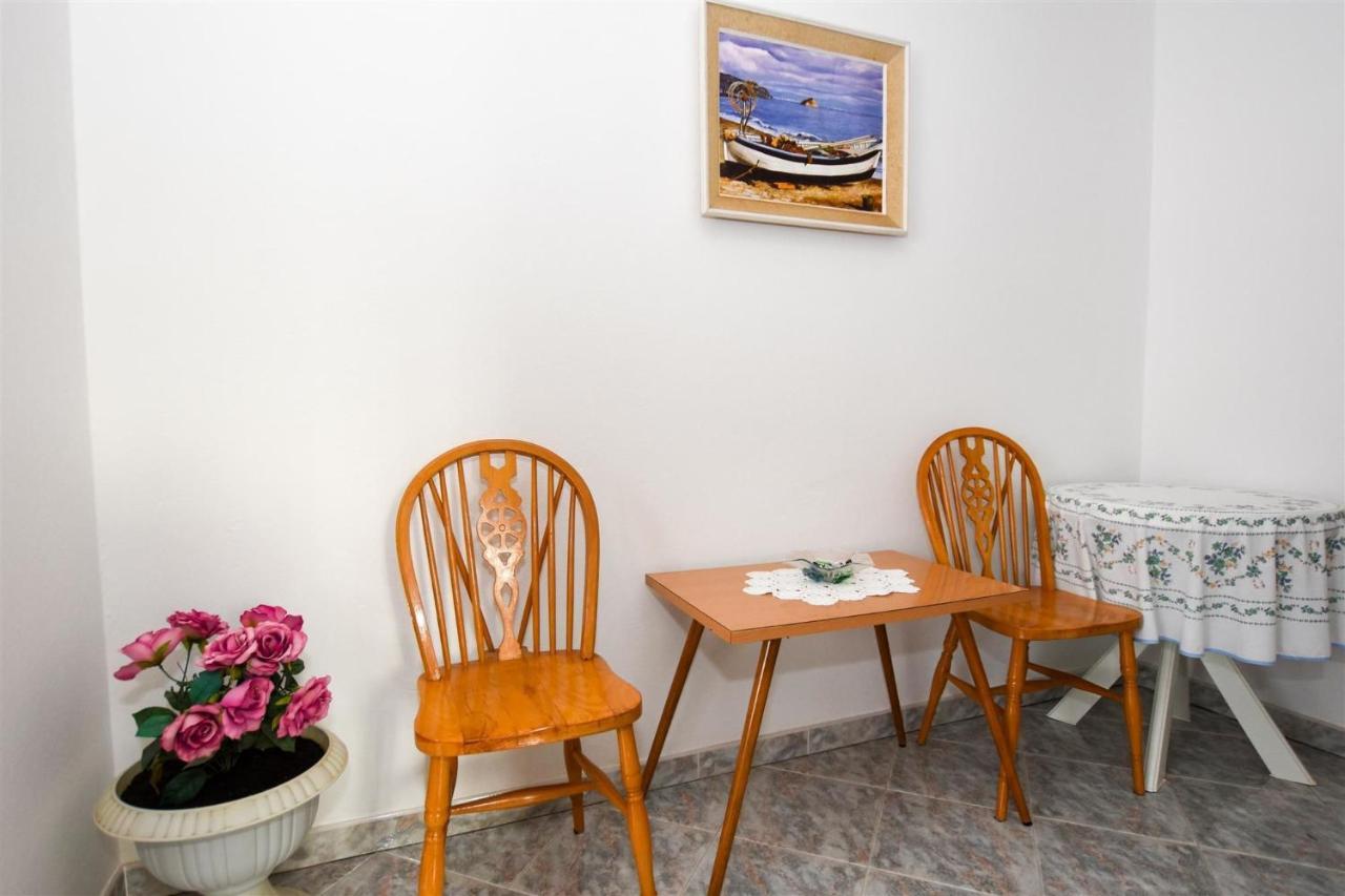 Apartments Rajko Паг Екстер'єр фото